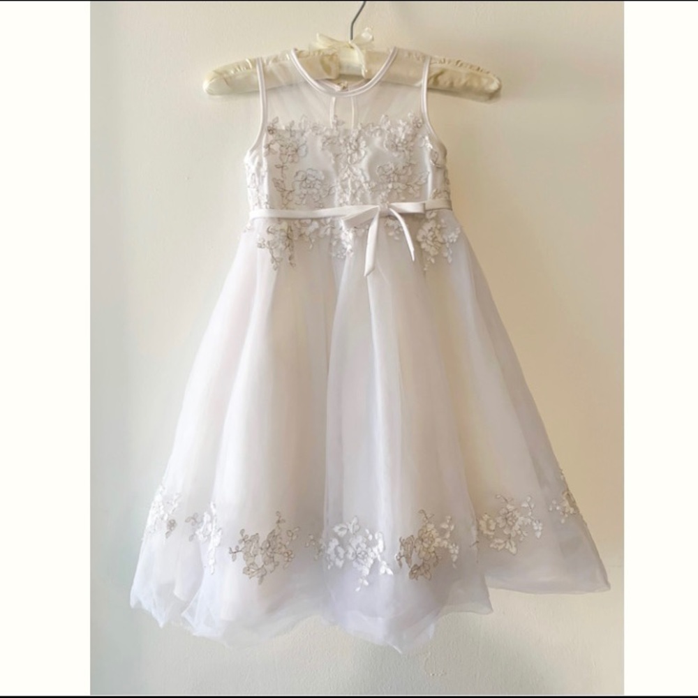 Girl’s formal white dress size 5
